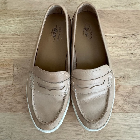 G.H. Bass & Co. Women’s Beige Tan Libby Slip-On Loafer size 6.5 - Picture 1 of 7